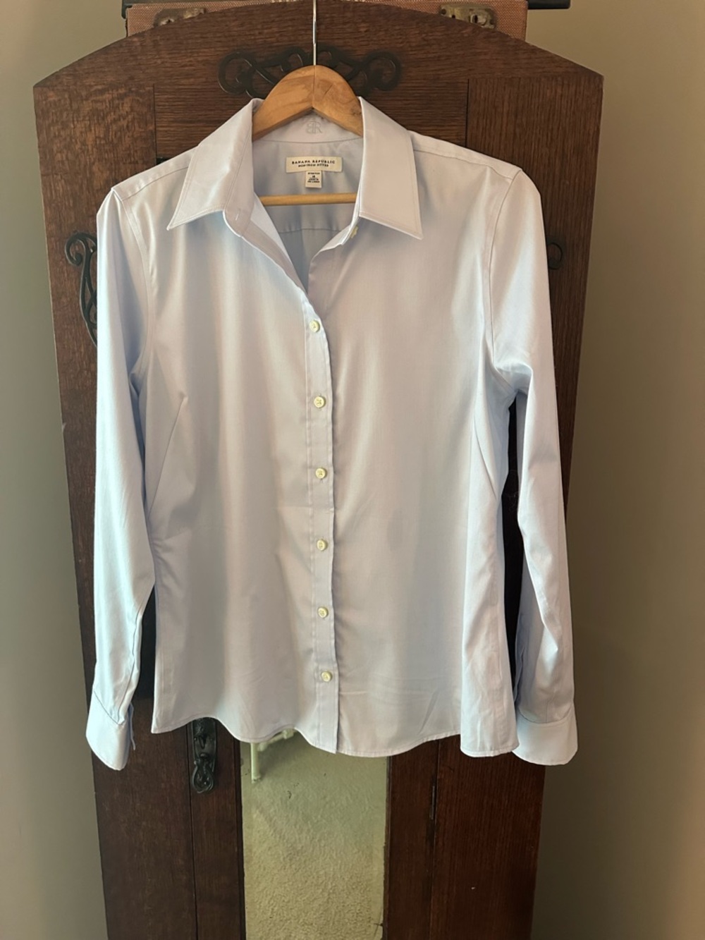 Banana Republic Non-Iron Fit Classic Light Blue Button-Up Shirt Size 14